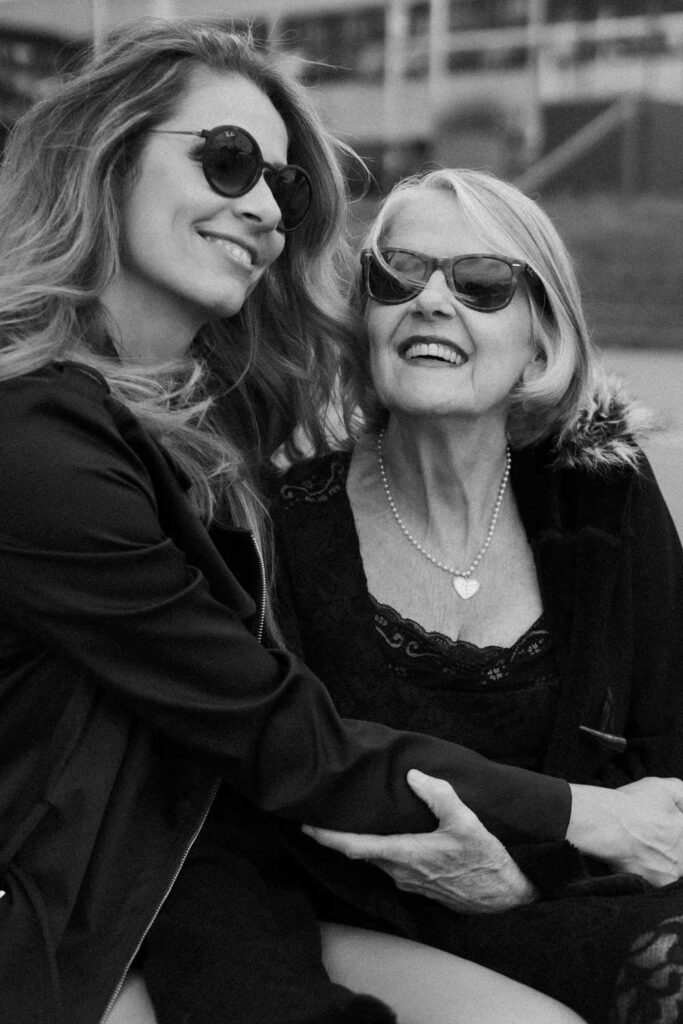 Portrait Photoshoot at Historical Center Zurich, Switzerland, featuring mother and daughter. Photographer Mariana Beltrame.