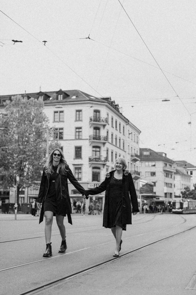 Portrait Photoshoot at Historical Center Zurich, Switzerland, featuring mother and daughter. Photographer Mariana Beltrame.