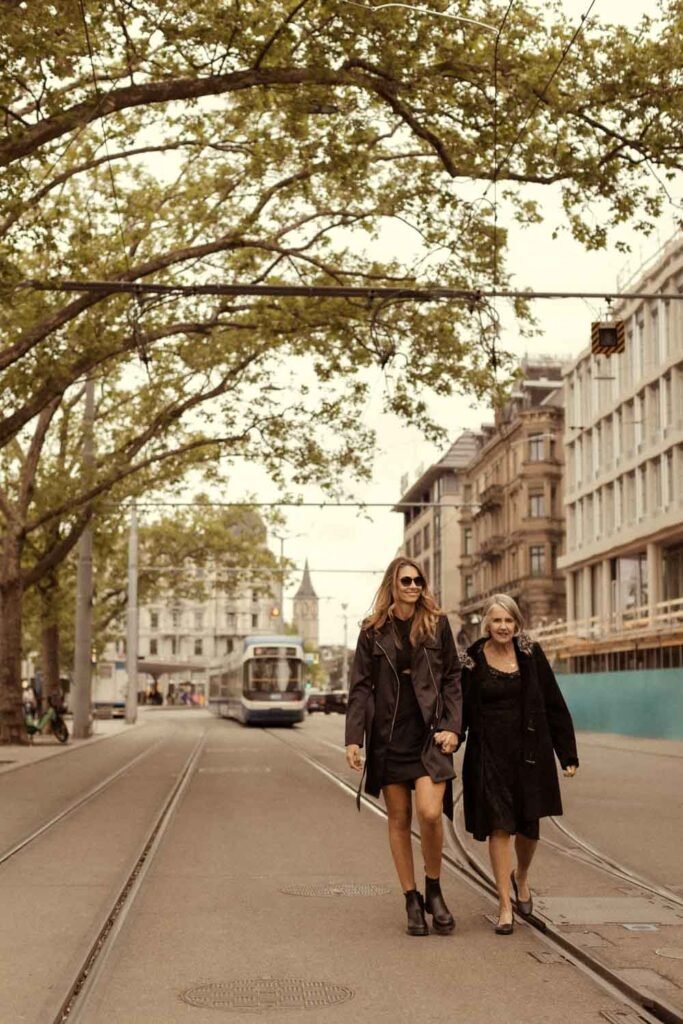 Portrait Photoshoot at Historical Center Zurich, Switzerland, featuring mother and daughter. Photographer Mariana Beltrame.