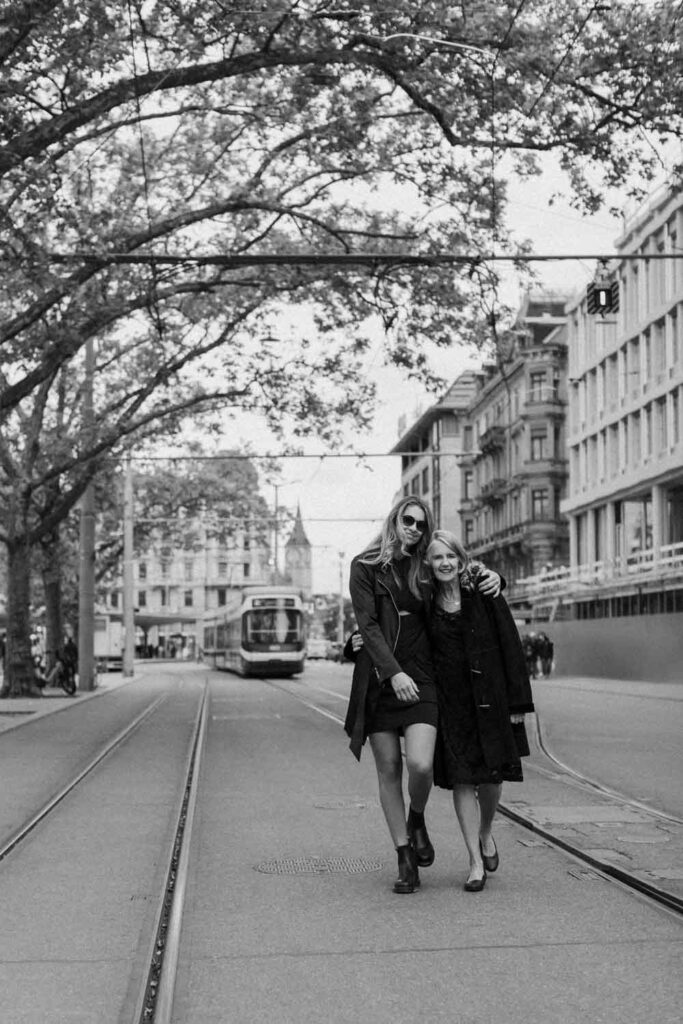 Portrait Photoshoot at Historical Center Zurich, Switzerland, featuring mother and daughter. Photographer Mariana Beltrame.